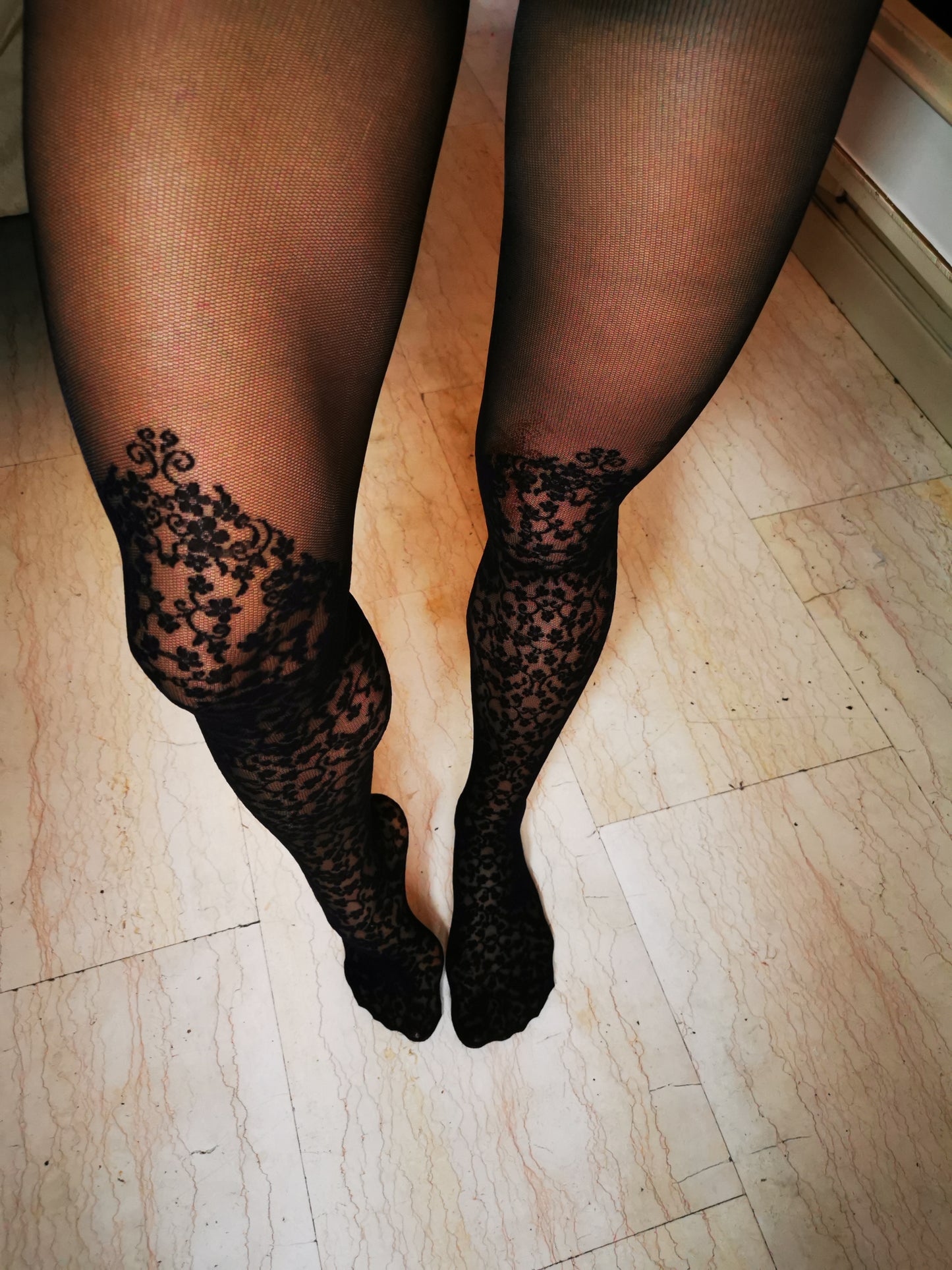 CALZE NERE DECORATE mai lavate