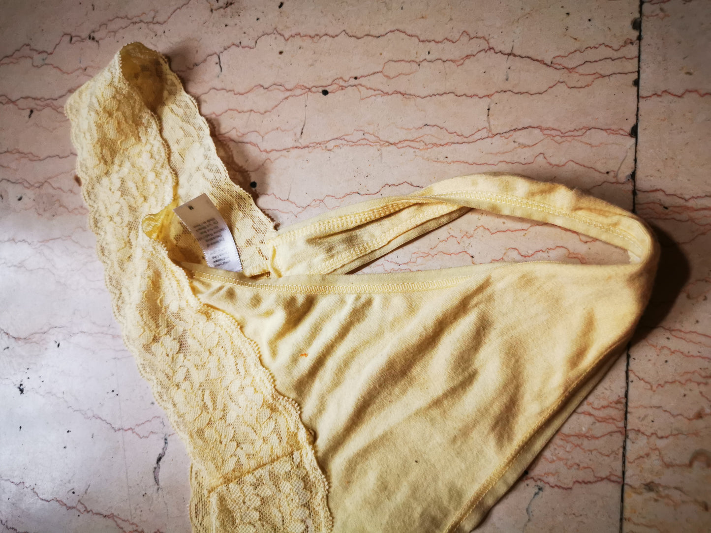 Perizomino romantic Yellow pizzo e cotone